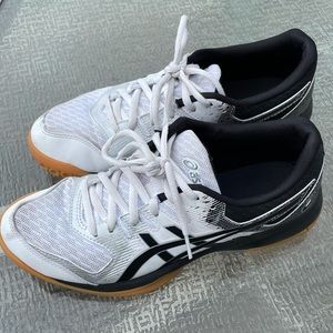 ASICS volleyball shoes size 8